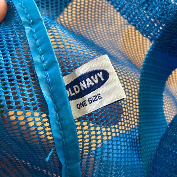 3/$10 Old Navy Blue Netted Beach Bag - Picture 4 of 6